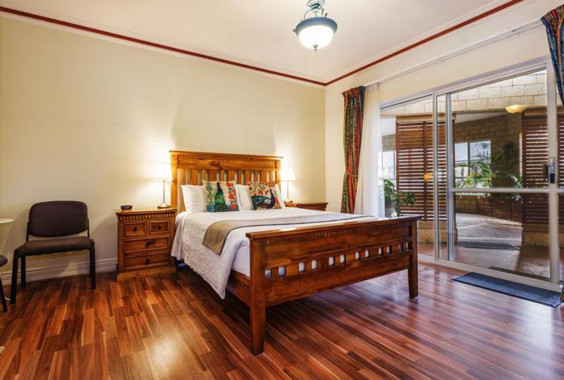 Inn The Tuarts Guest Lodge Busselton Accommodation - Adults Only Kültér fotó