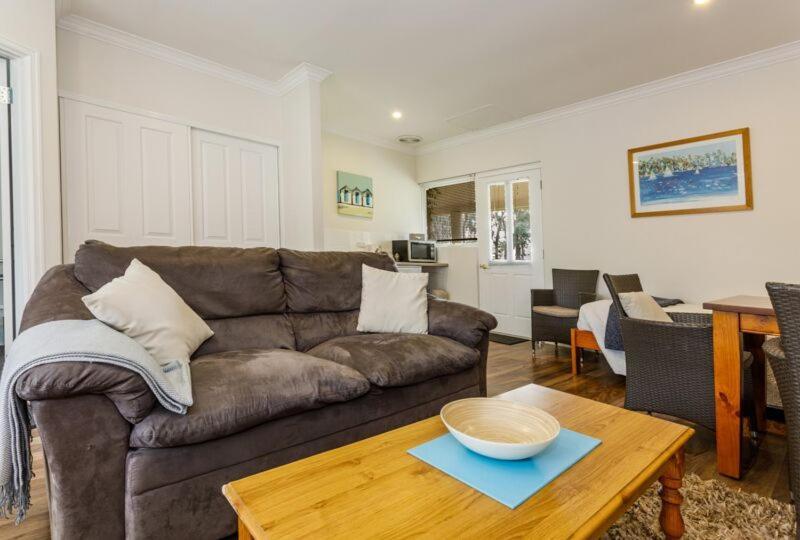 Inn The Tuarts Guest Lodge Busselton Accommodation - Adults Only Kültér fotó