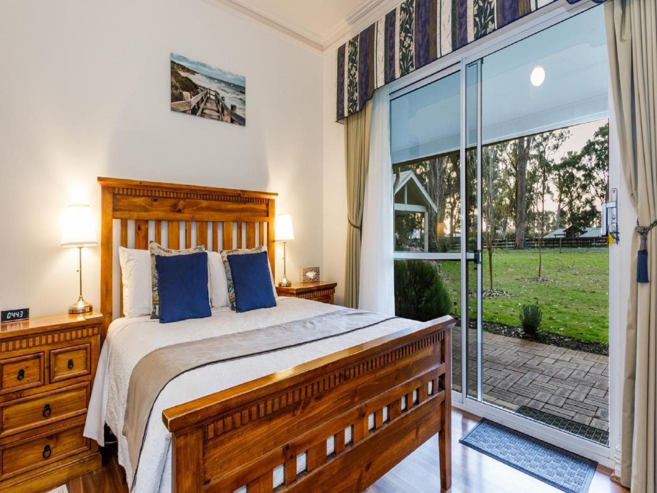 Inn The Tuarts Guest Lodge Busselton Accommodation - Adults Only Kültér fotó